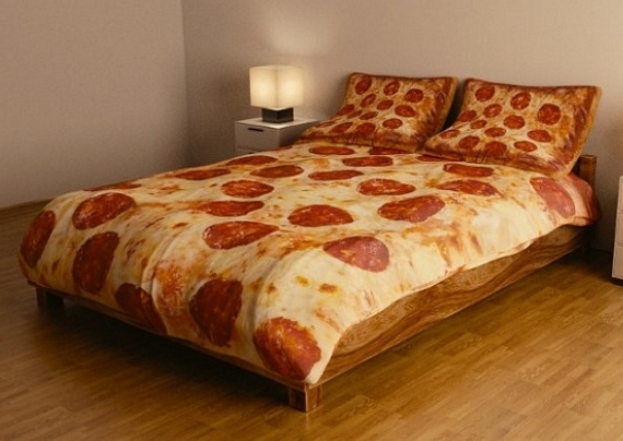 This Pepperoni Bedding Turns Your Bed Into A Giant Pizza Slice