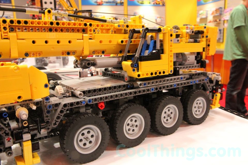lego-42009-mobile-crane-mk-ii-3