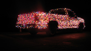 Christmas Truck Wrapped In 3,000 Blinking Lights Looks Awesome At Night 