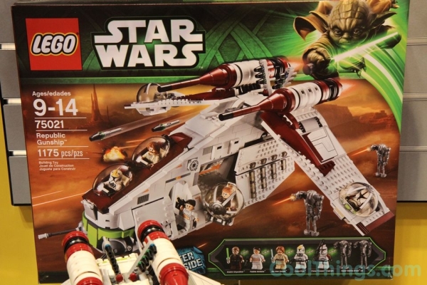 LEGO Star Wars Republic Gunship 75021 Pics