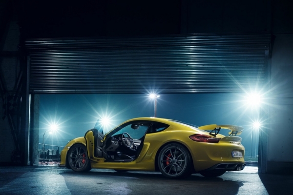 Porsche Cayman GT4