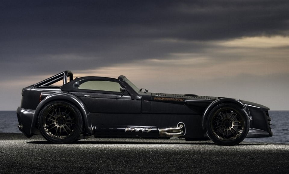 donkervoort-d8-GTO-bare-naked-carbon-2