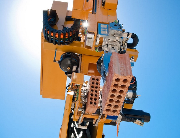 hadrian-brick-laying-robot-1