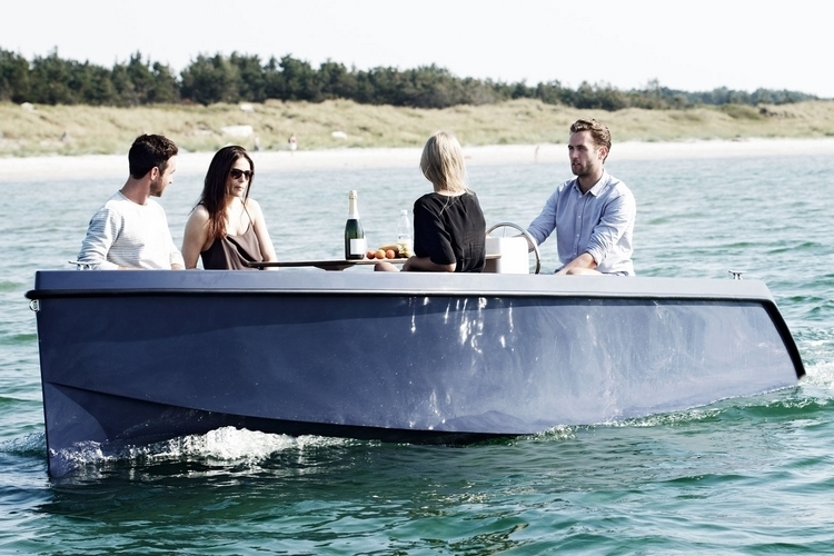 rand-picnic-boat-3
