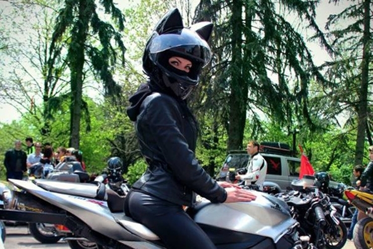 nitrinos-neko-motorcycle-helmet-3