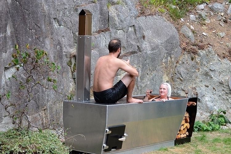 soak-outdoor-wood-fire-hot-tub-3