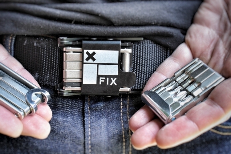 fix-manufacturing-belt-buckle-multi-tool-1