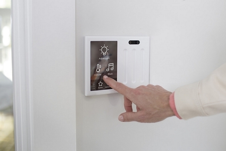 brilliant-smart-home-control-panel-3