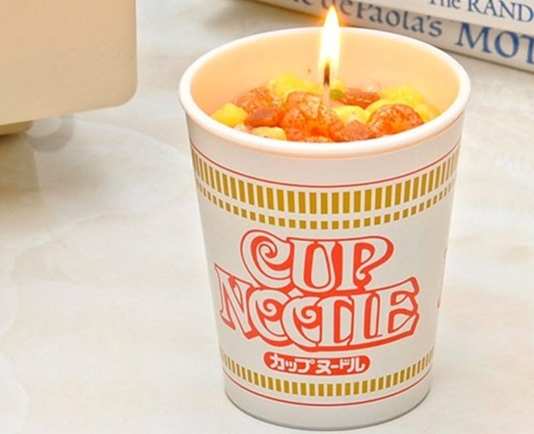 nissin-cup-noodle-candle-1