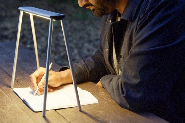 portable reading lamp