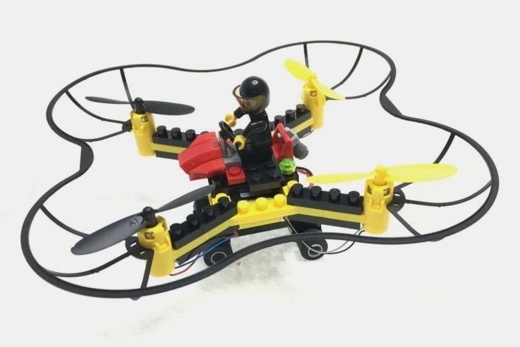 force-flyers-fly-drive-building-block-drone-1