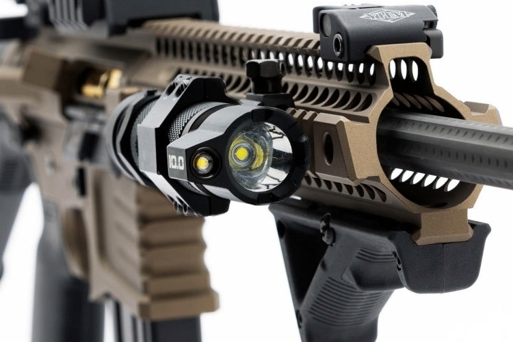 striker-bamff-tactical flashlight-3