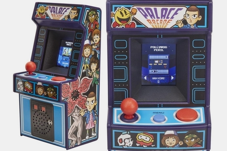 stranger-things-palace-arcade-handheld-game-1