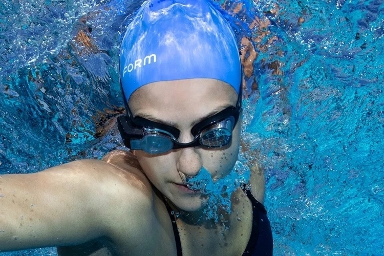 form-swim-goggles-4