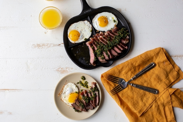 Egg breakfast sandwich on the lodge cast iron griddle! 