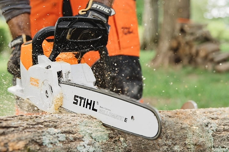 The Best Battery Powered Electric Chainsaws