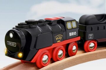 Brio Battery-Operated Steaming Train