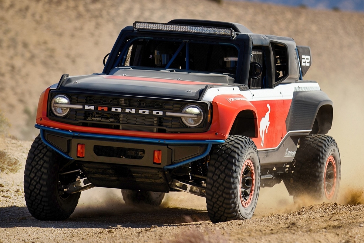 2023 Ford Bronco DR