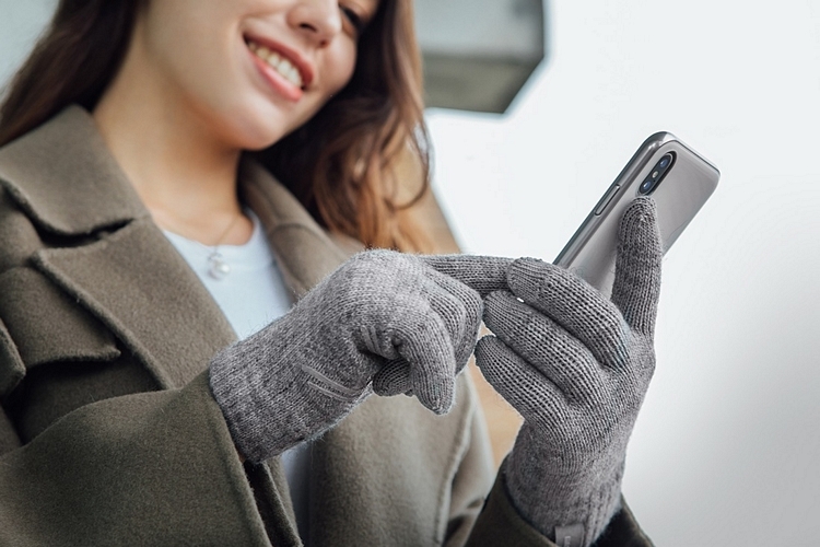 gloves that you can use with your phone