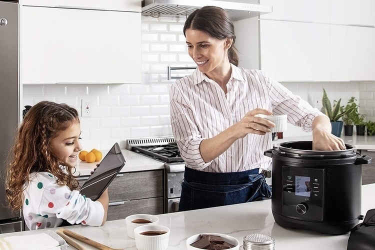 Multi-cooker combo: a versatile kitchen appliance that combines a