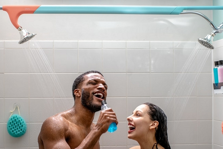 boona-tandem-shower-converts-your-home-shower-for-two-person-use