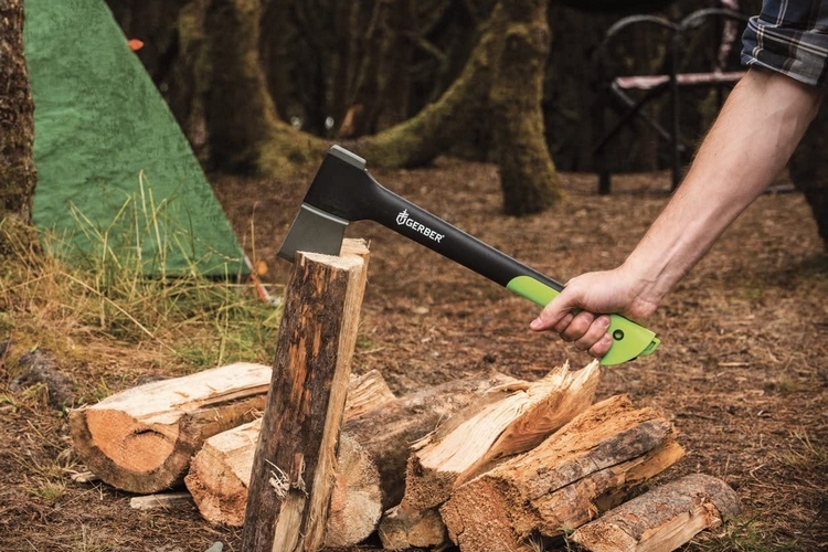 The Best Axes And Hatchets For Camping