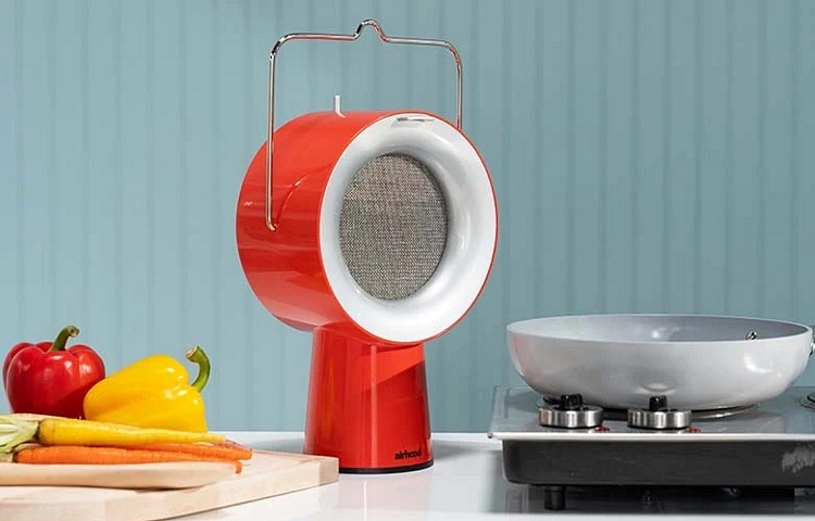 AirHood Wireless portable range hood reduces cooking odors and oil