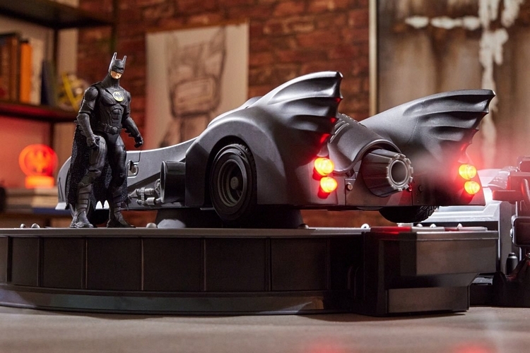 Your Living Room Is Now The Streets Of Gotham City With Spin Master's The  Flash 1989 Batmobile Remote Control Vehicle