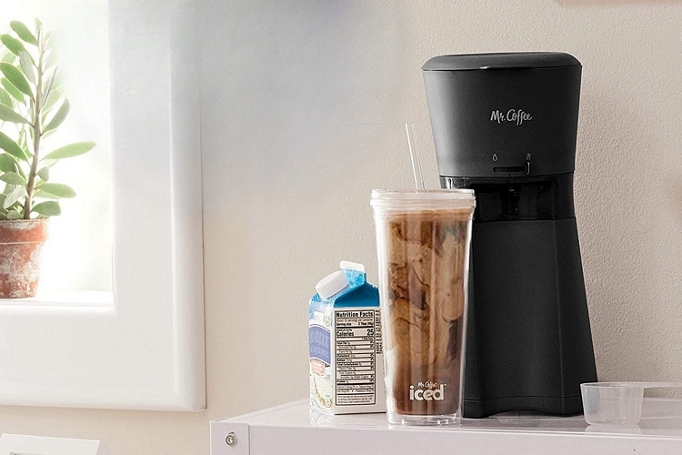 https://netdna.coolthings.com/wp-content/uploads/2023/03/the-best-cold-brew-and-iced-coffee-makers-02-mr-coffee-iced-coffee-maker.jpg