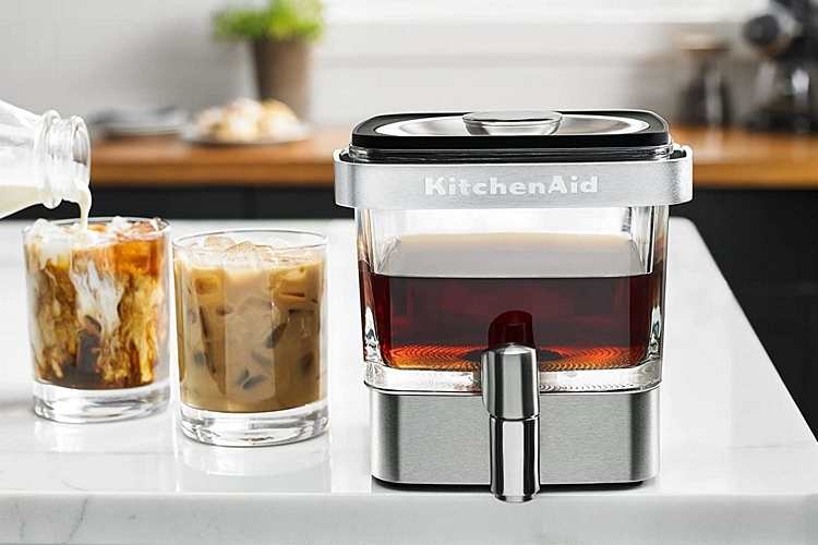 https://netdna.coolthings.com/wp-content/uploads/2023/03/the-best-cold-brew-and-iced-coffee-makers-06-kitchenaid-cold-brew-coffee-maker.jpg