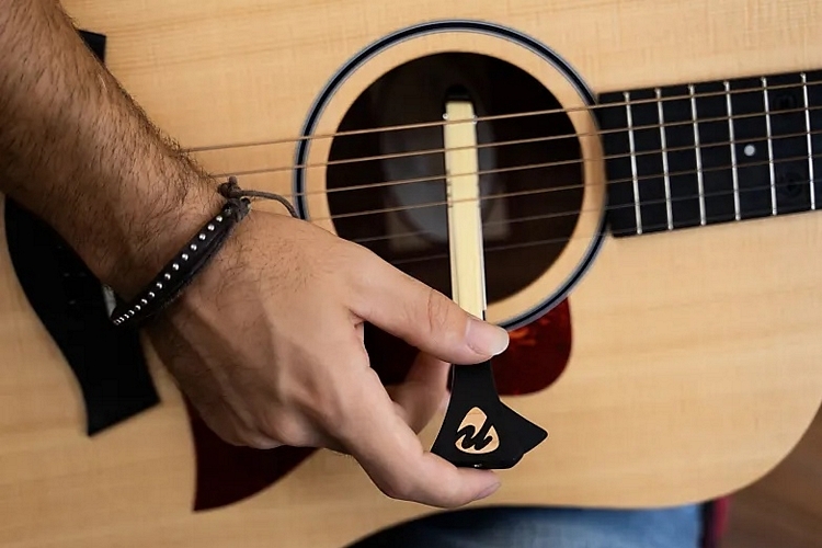 How to Use Pickaso Guitar Bow: Unleashing Your Inner Maestro - Acoustic  Guitar Supply