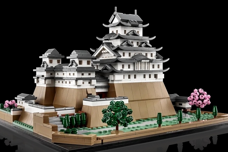 LEGO Japan, Japan: Itsukushima Shrine, Himeji Castle, Kendo…