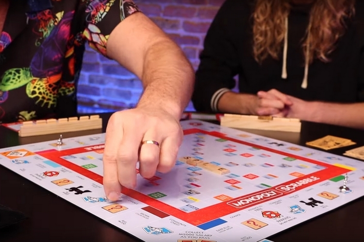 Monopoly Scrabble: Juego de mesa combinado en uno