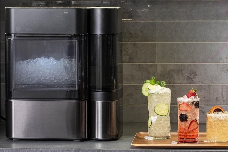 The Best Countertop Ice Makers To Give You Ice Cubes At The Push Of A Button