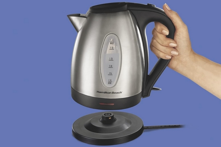 https://netdna.coolthings.com/wp-content/uploads/2023/10/the-best-electric-kettles-01-hamilton-beach-electric-tea-kettle.jpg