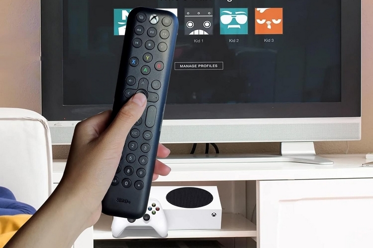 https://netdna.coolthings.com/wp-content/uploads/2023/10/the-best-xbox-series-x-series-s-accessories-01-8bitod-media-remote.jpg